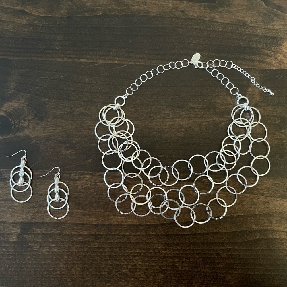 White House Black Market Silver Hammered Circle Bib Necklace and Earring Set - Picture 2 of 6